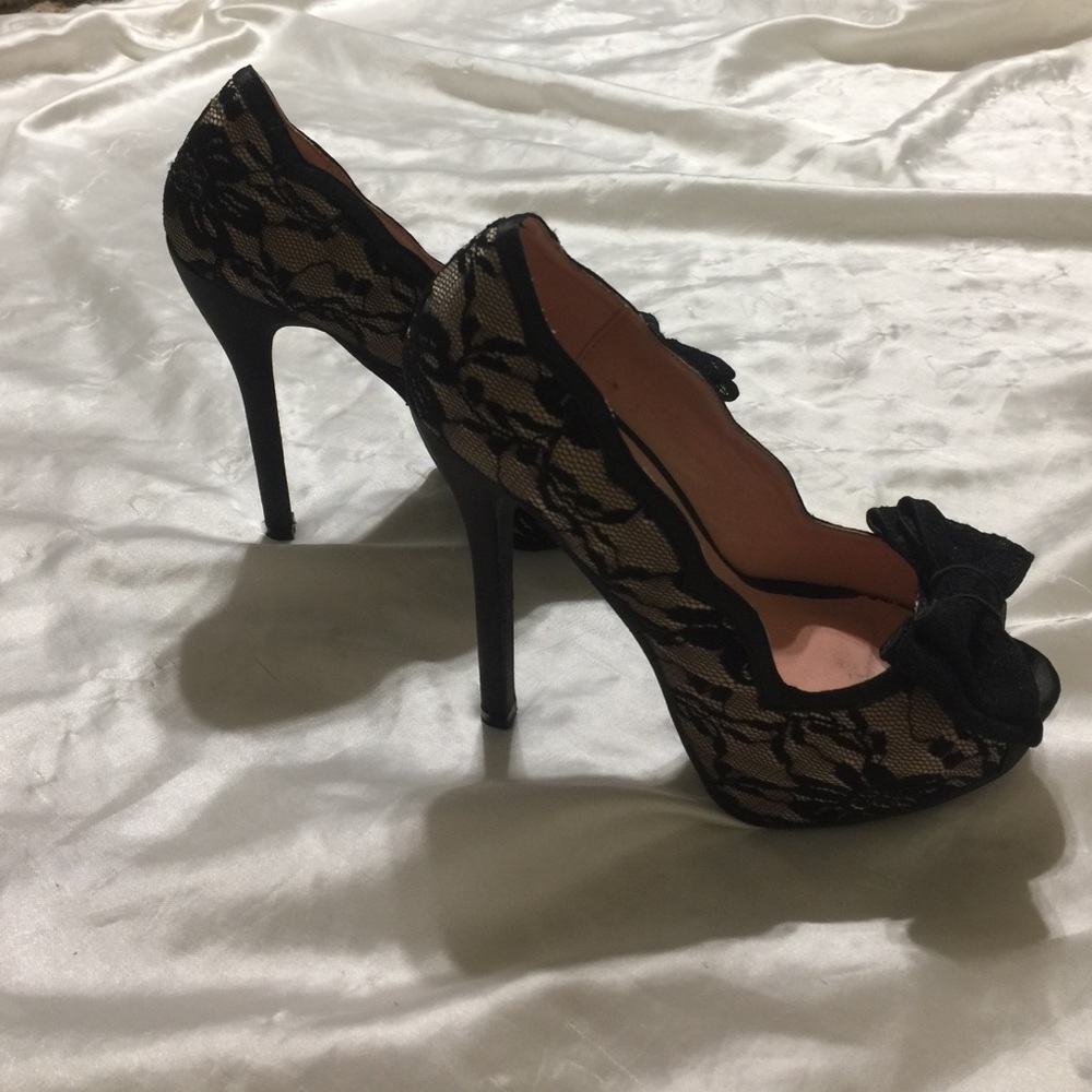 Diva Lounge Black Bow Lace Peep Toe Heels Size 6.5 - Picture 3 of 4
